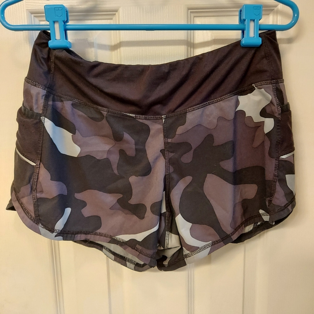 Athleta camo shorts - Picture 2 of 6